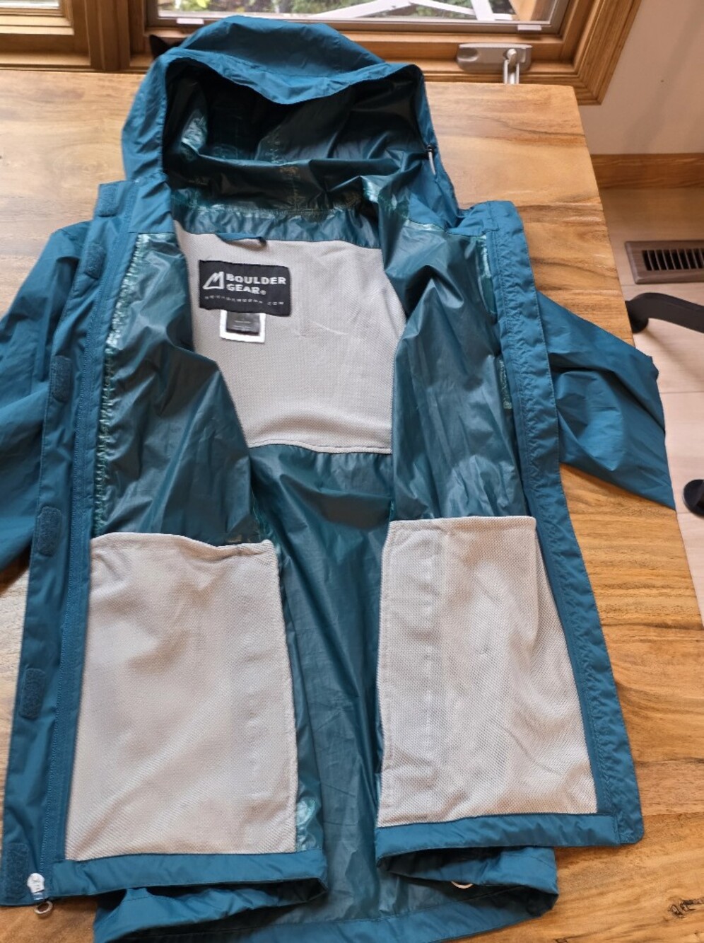 Boulder Gear Stratus Rain Jacket in a Deep Lagoon Teal/Turquoise -Women's Large - Picture 7 of 12